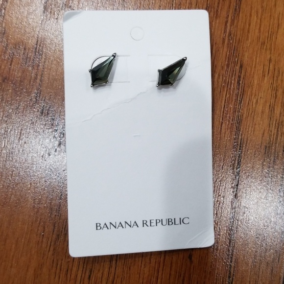 Banana Republic Jewelry - Banana republic small earrings